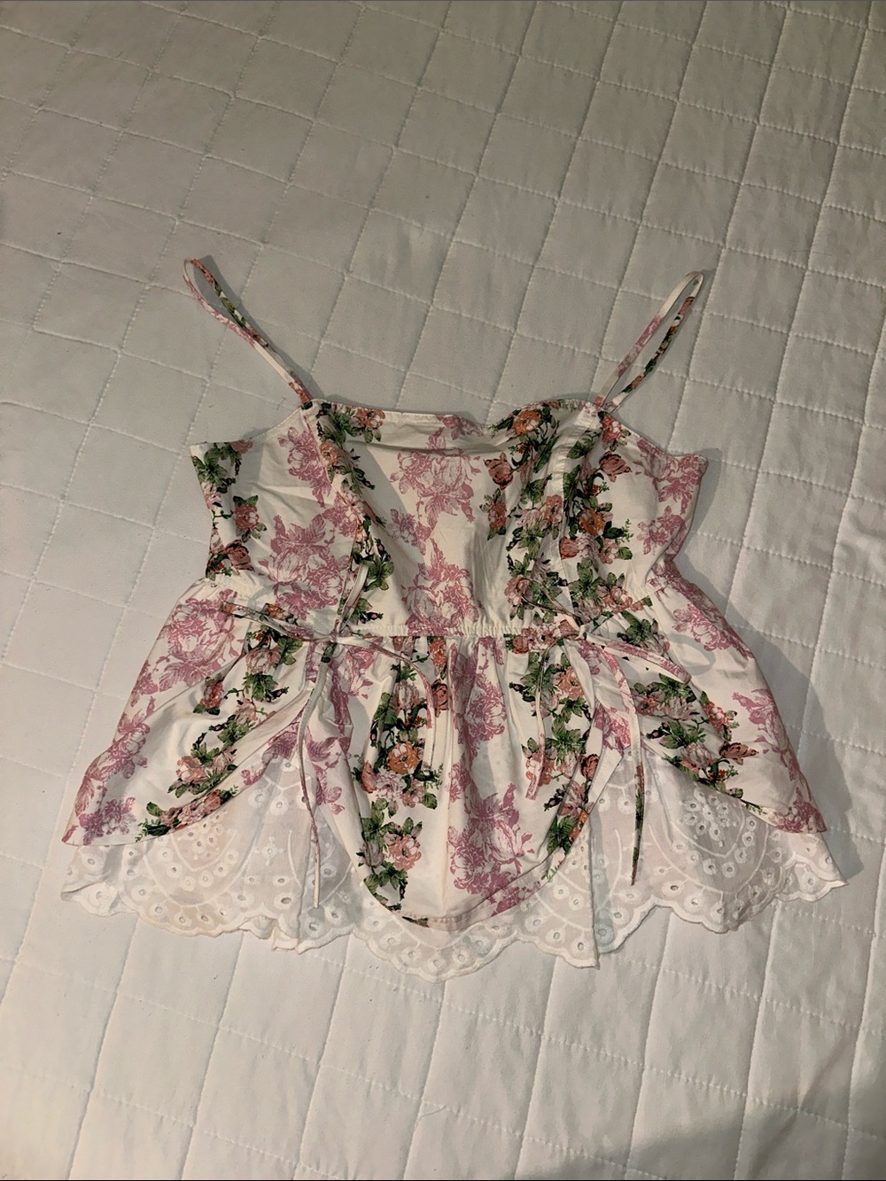 Floral Lace-Trim Spaghetti Strap Top in White and Pink